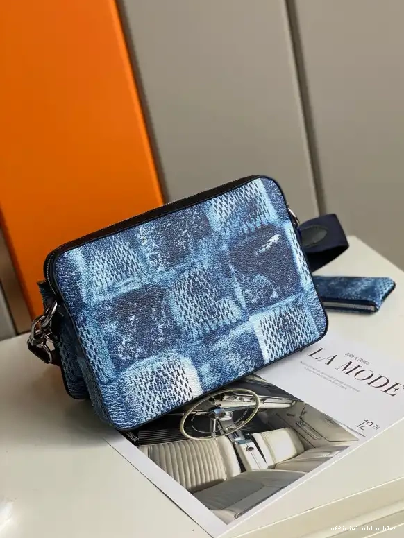 Official oldcobbler LOUIS VUITTON MESSENGER TRIO 0606